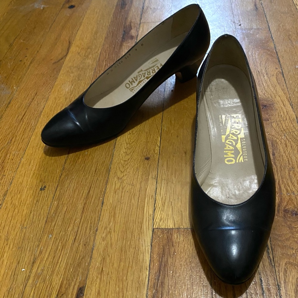 Black Vintage Salvatore Ferragamo Pumps